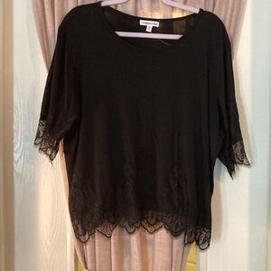 Roommates tee, size 1X